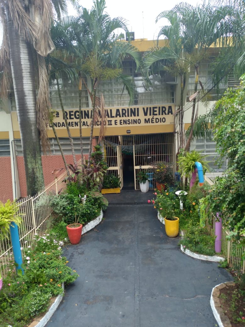 Imagem da entrada do Regina